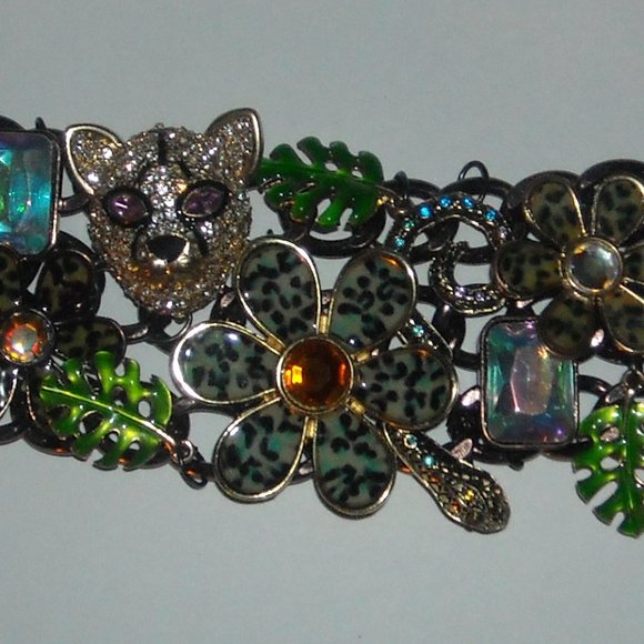 Betsey Johnson Asian Jungle Statement Bracelet -Charms consist of Asian … - Picture 2 of 11